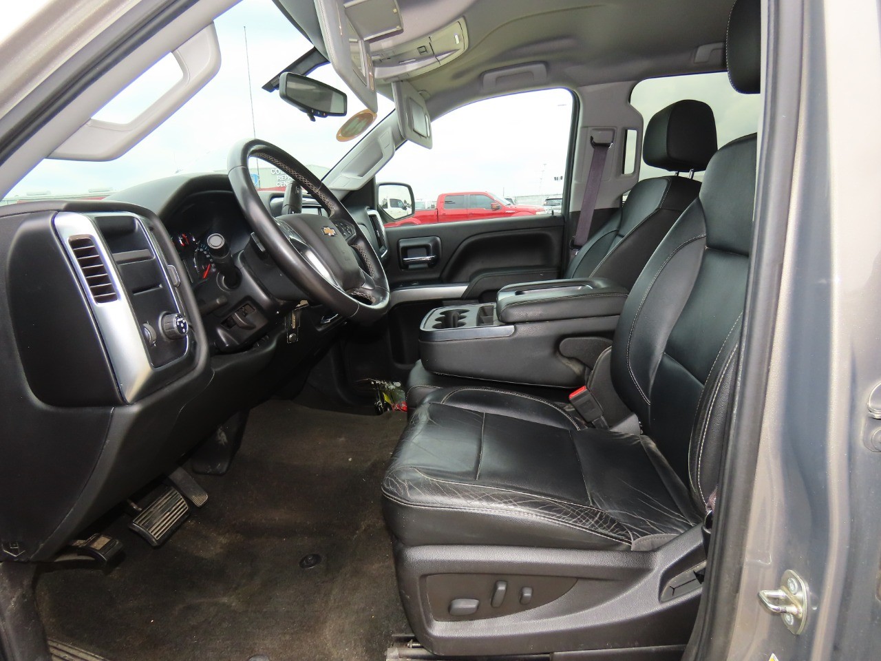 2017 Chevrolet Silverado 1500 2WD Crew Cab 143.5 LT w/1LT photo