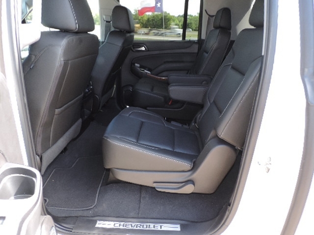 The 2019 Chevrolet Suburban 2WD 1500 Premier