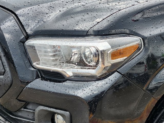 2018 Toyota Tacoma SR 8