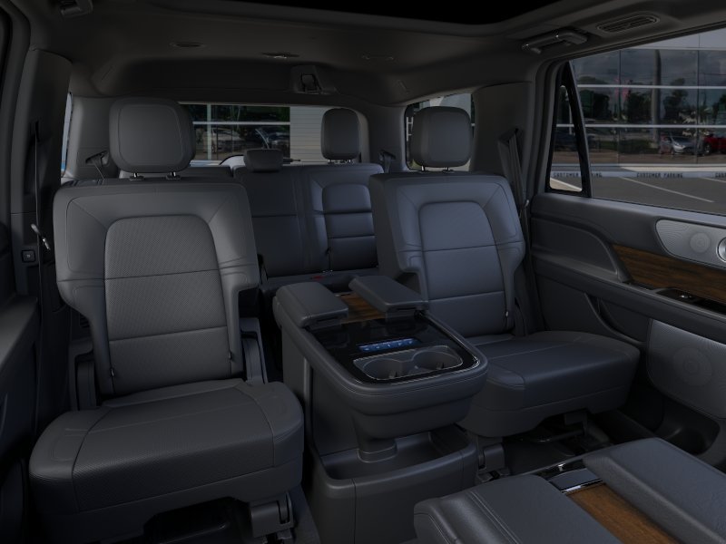2023 Lincoln Navigator Reserve 4x4 (LCTP) photo