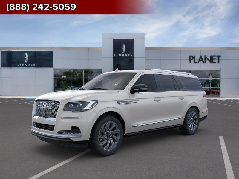 The 2024 Lincoln Navigator L Reserve 4x4 photos