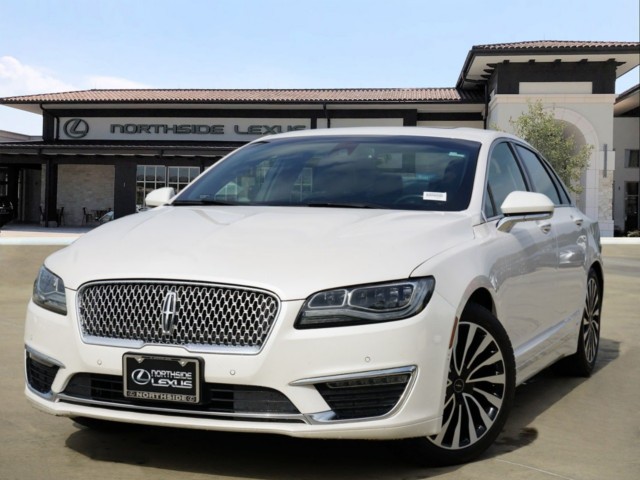 The 2018 Lincoln MKZ Black Label FWD photos