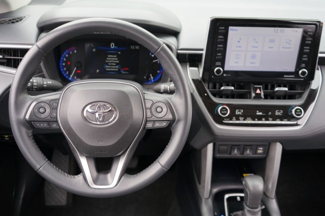 2022 Toyota Corolla Cross XLE 2WD (Natl) photo