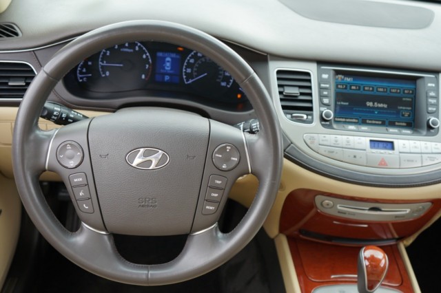 2013 Hyundai Genesis 3.8L photo