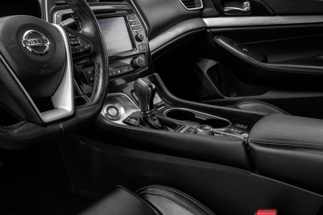 2017 Nissan Maxima SL (2017.5) Sedan 4D photo