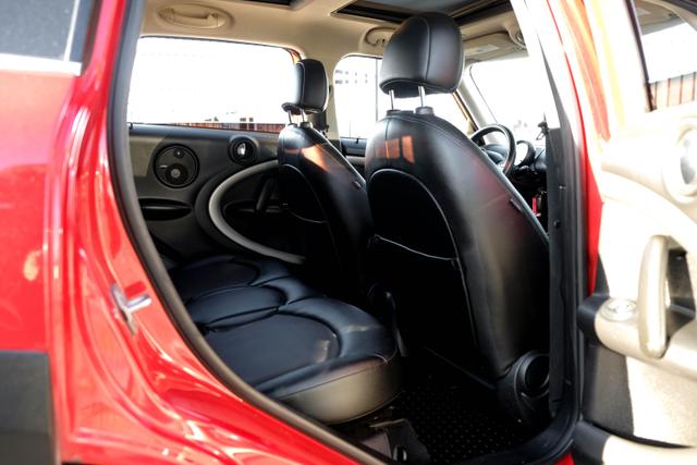 2016 MINI Countryman Cooper Hatchback 4D photo