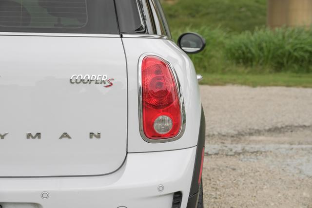 2015 MINI Countryman Cooper S Hatchback 4D photo