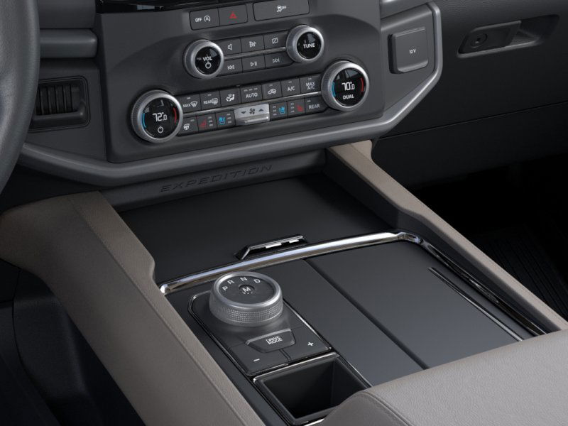 2024 Ford Expedition Max XLT 4x2 photo