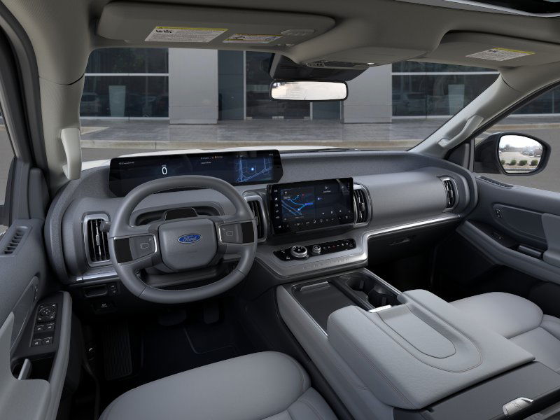 2025 Ford Expedition Max Active 4x2 photo