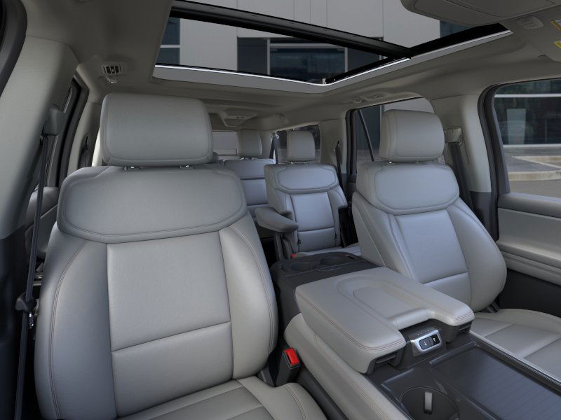 2025 Ford Expedition Max Active 4x2 photo