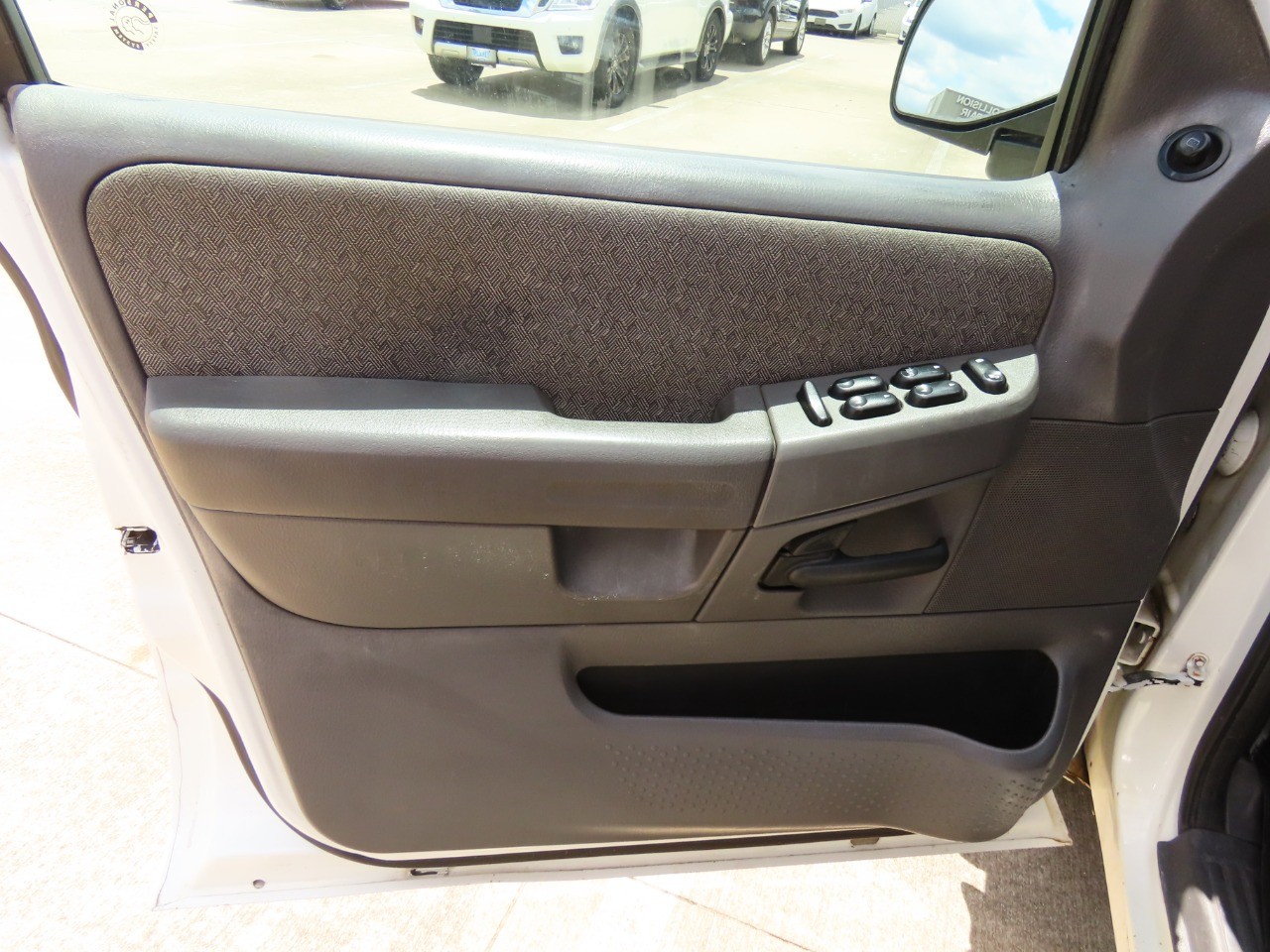 2005 Ford Explorer XLS photo