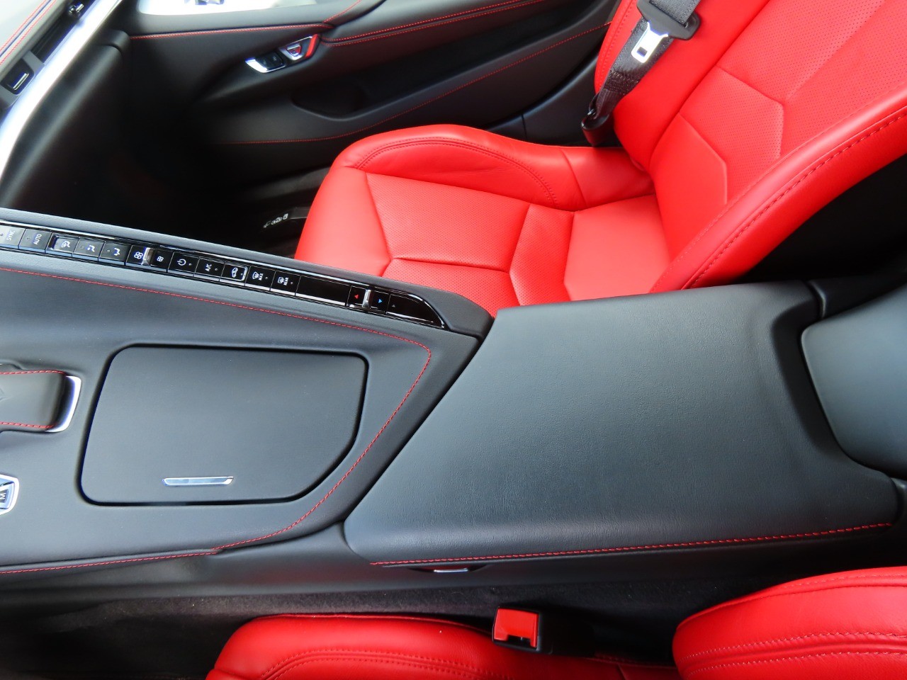 2023 Chevrolet Corvette 2dr Stingray Cpe w/1LT photo