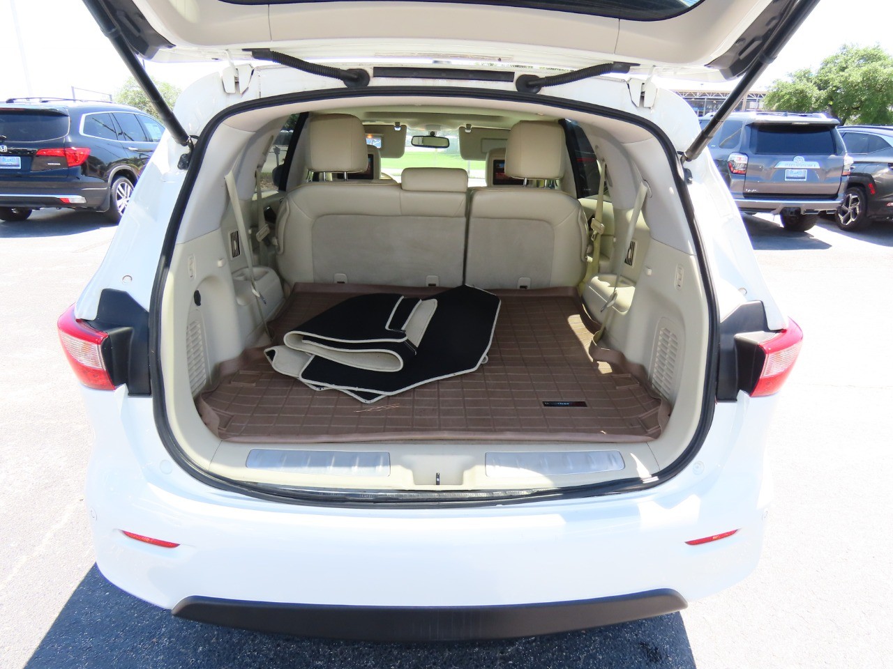 2013 Infiniti JX35 photo