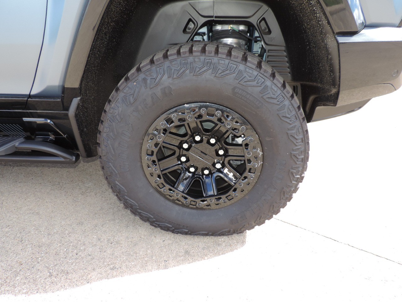 2024 GMC HUMMER EV SUV e4WD 4dr 3X photo