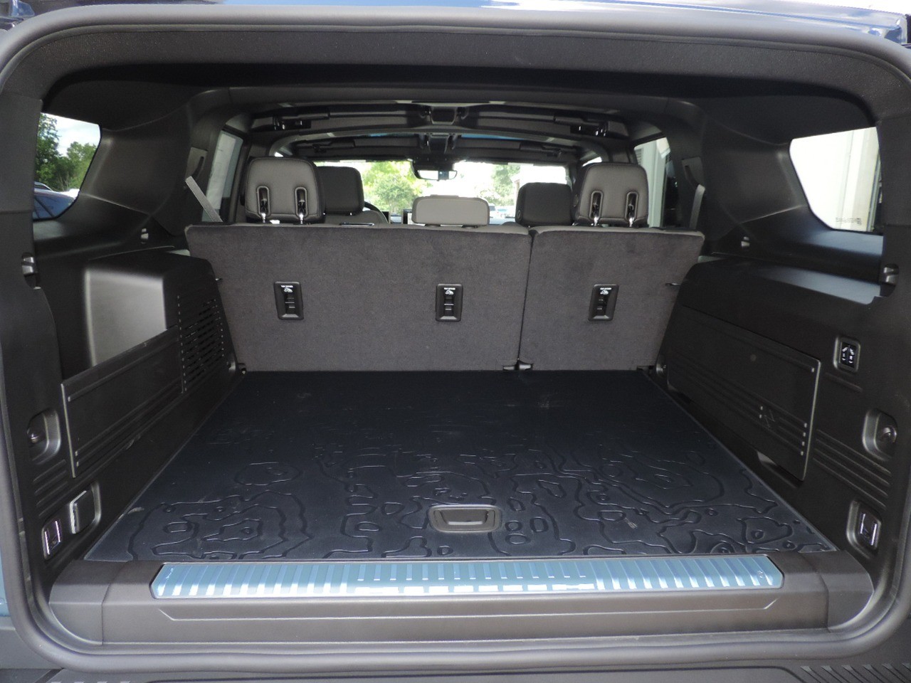 2024 GMC HUMMER EV SUV e4WD 4dr 3X photo