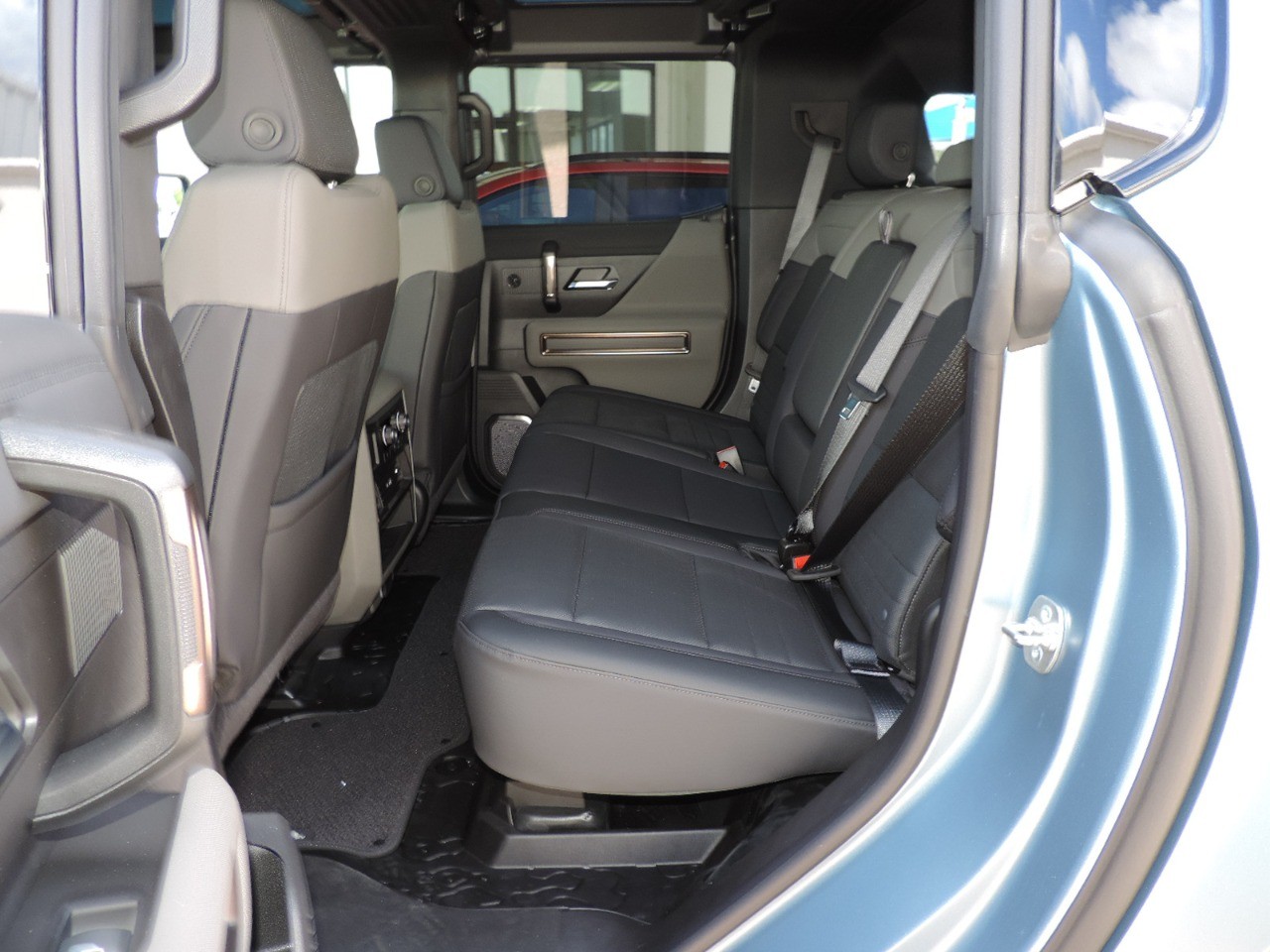 2024 GMC HUMMER EV SUV e4WD 4dr 3X photo