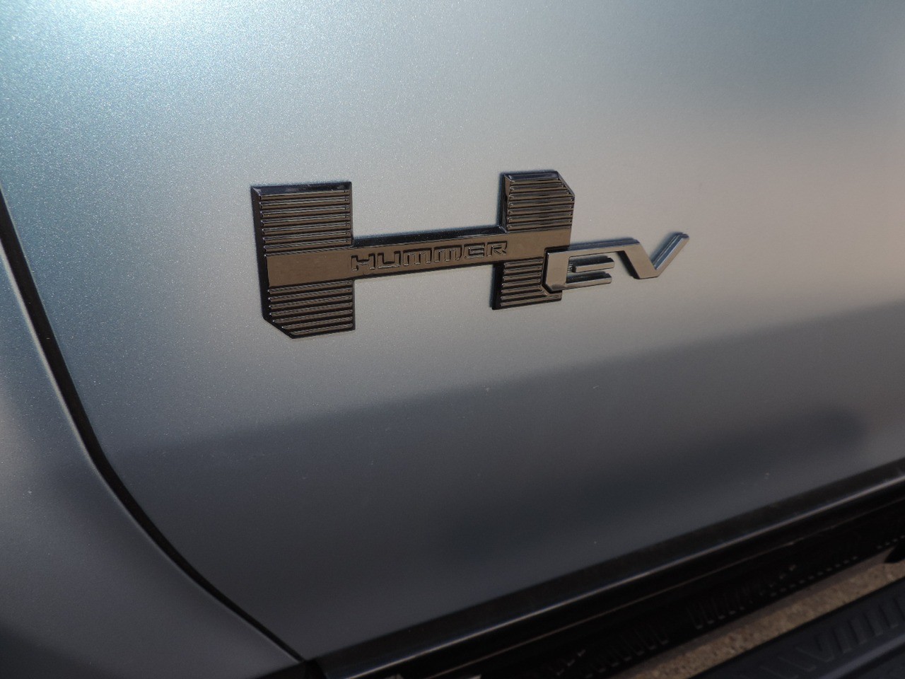 2024 GMC HUMMER EV SUV e4WD 4dr 3X photo