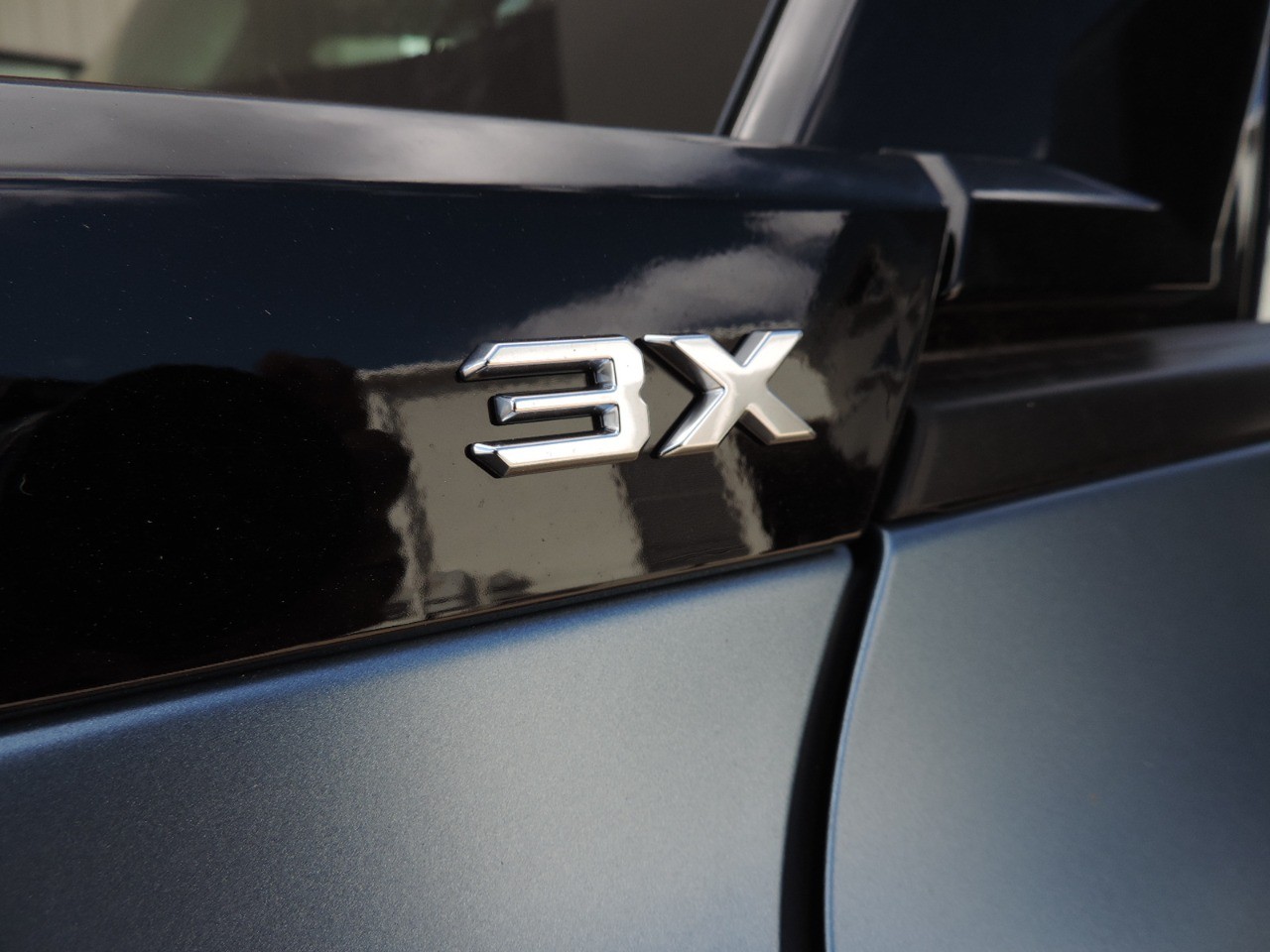 2024 GMC HUMMER EV SUV e4WD 4dr 3X photo