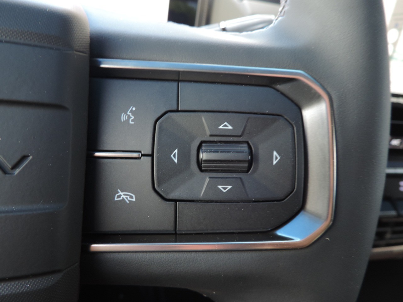 2024 GMC HUMMER EV SUV e4WD 4dr 3X photo