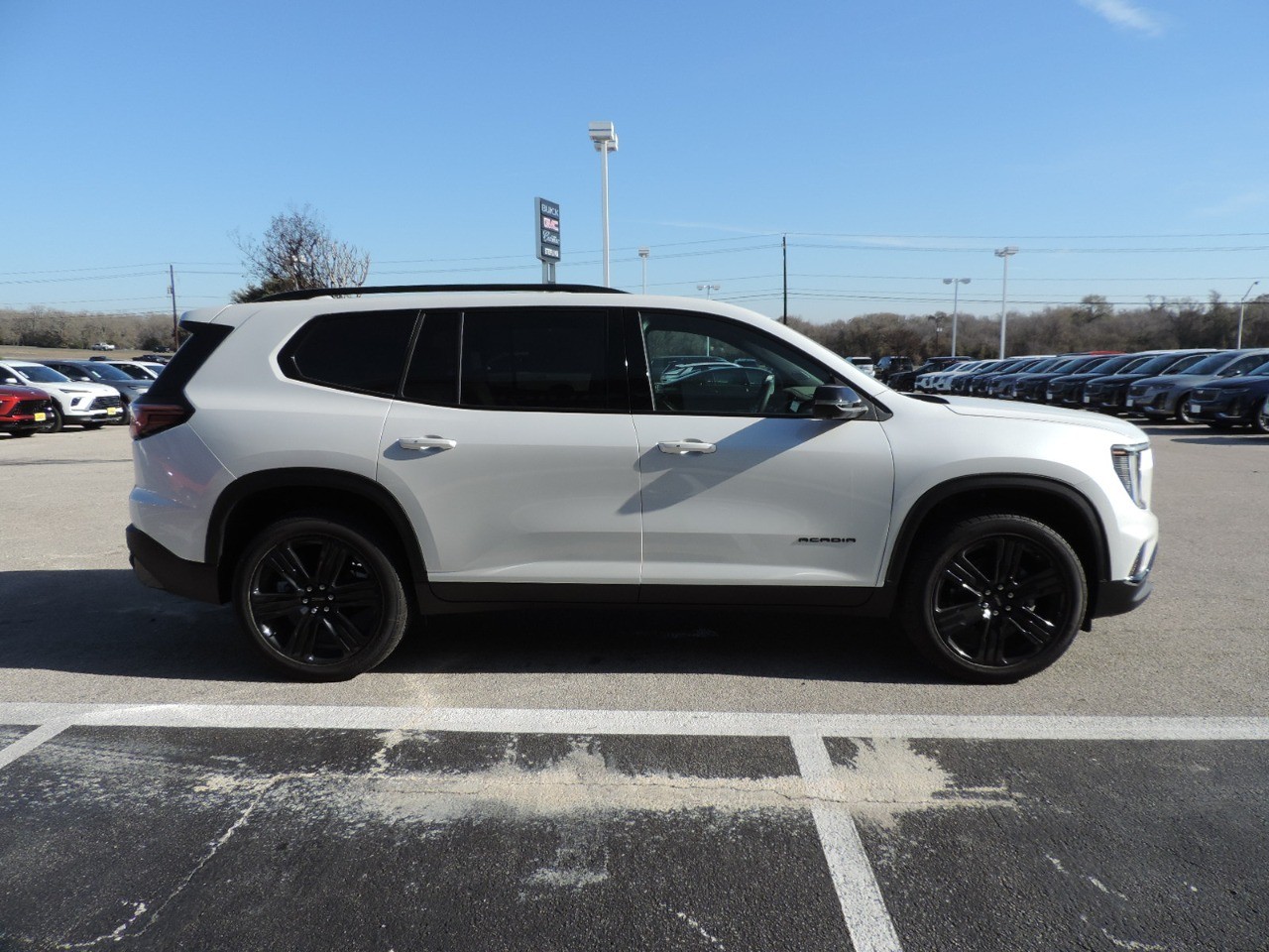 2025 GMC Acadia FWD 4dr Elevation photo