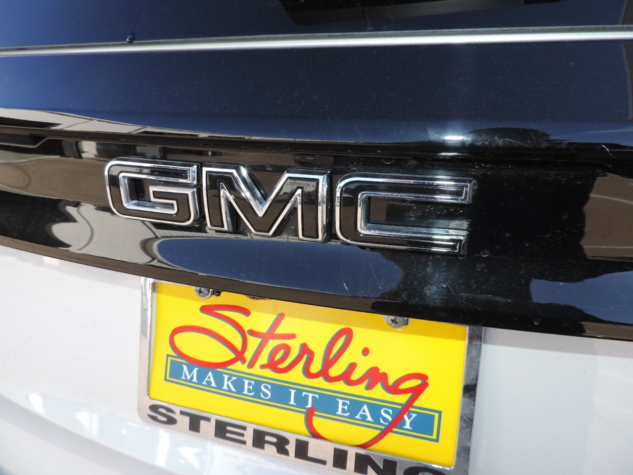 2025 GMC Acadia FWD 4dr Elevation photo