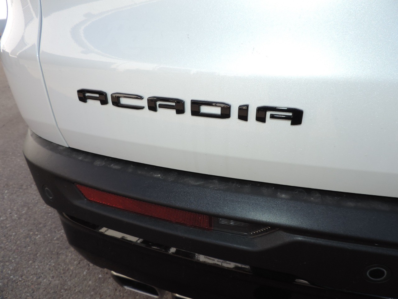 2025 GMC Acadia FWD 4dr Elevation photo