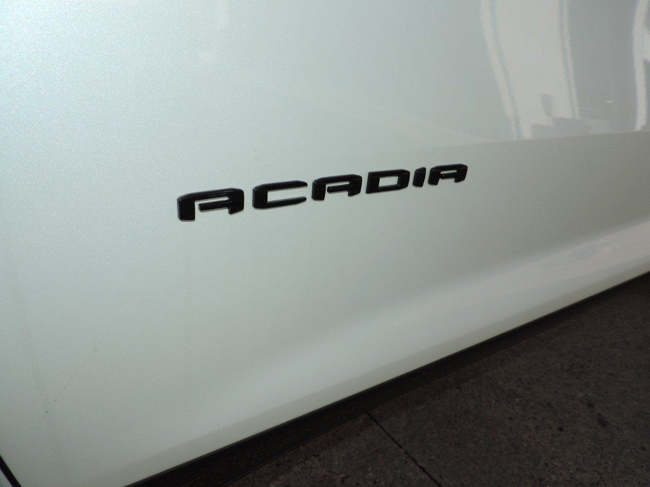2025 GMC Acadia FWD 4dr Elevation photo
