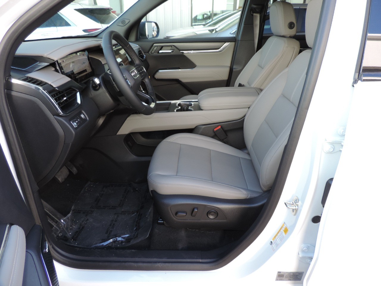 2025 GMC Acadia FWD 4dr Elevation photo