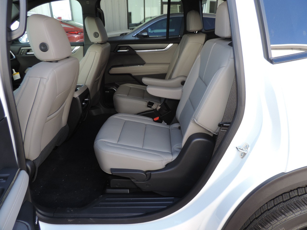 2025 GMC Acadia FWD 4dr Elevation photo