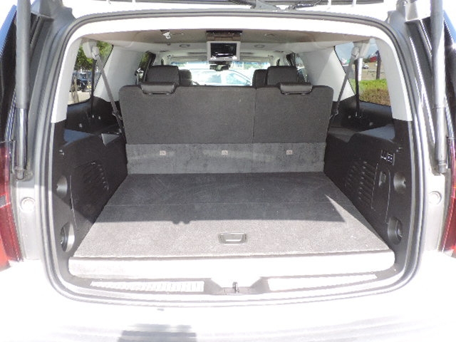 2019 Chevrolet Suburban 2WD 1500 Premier photo