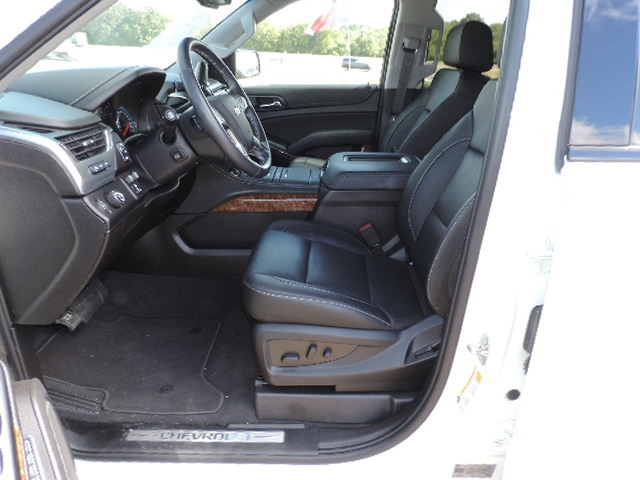 2019 Chevrolet Suburban 2WD 1500 Premier photo