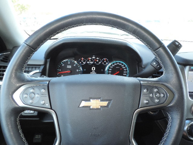 2019 Chevrolet Suburban 2WD 1500 Premier photo