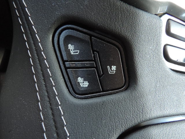 2019 Chevrolet Suburban 2WD 1500 Premier photo