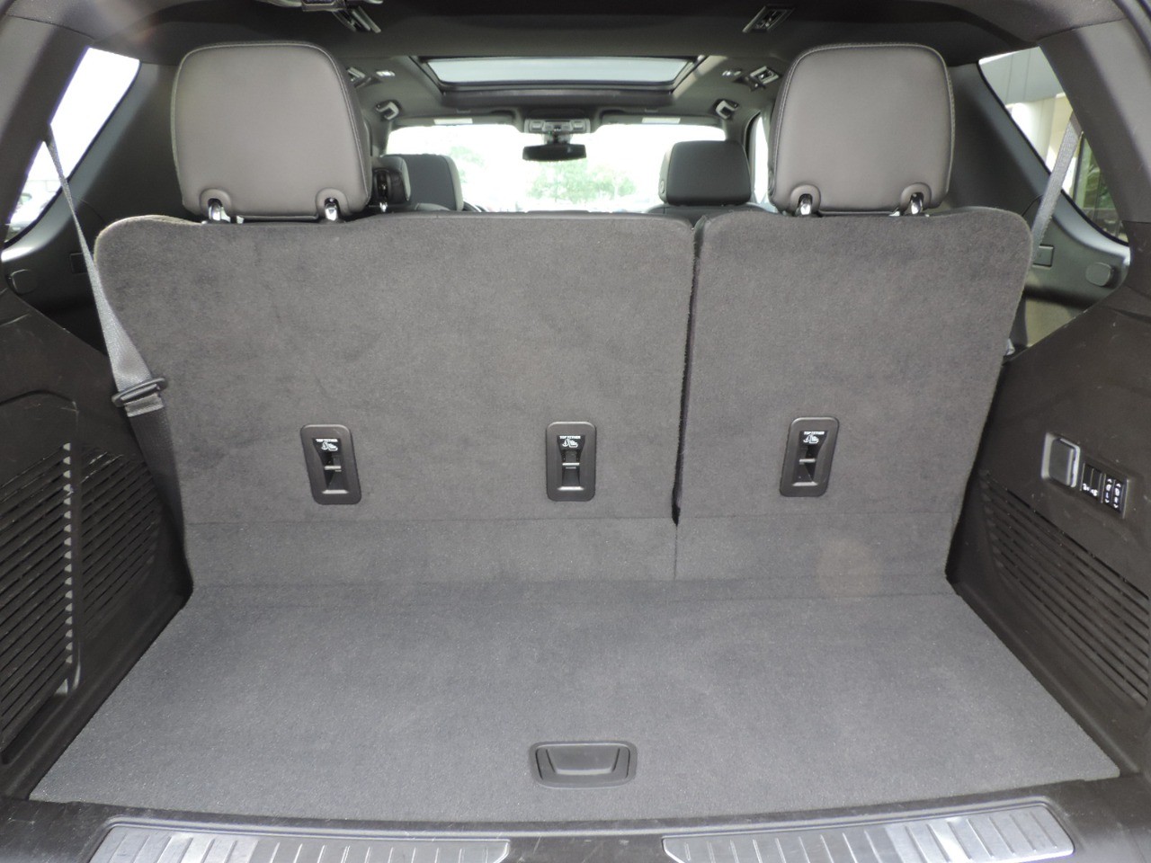 2022 Chevrolet Tahoe 4WD 4dr Z71 photo