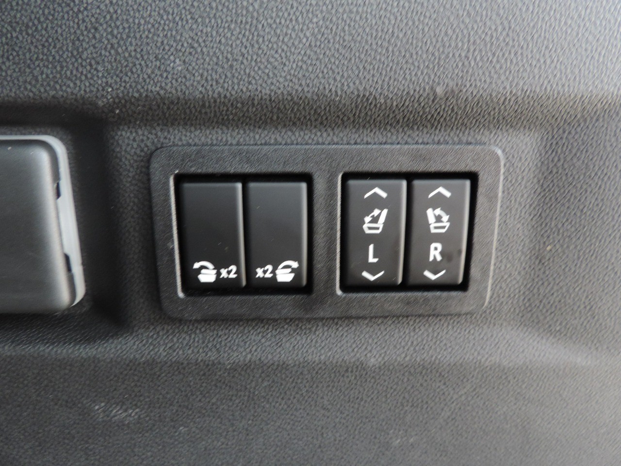 2022 Chevrolet Tahoe 4WD 4dr Z71 photo