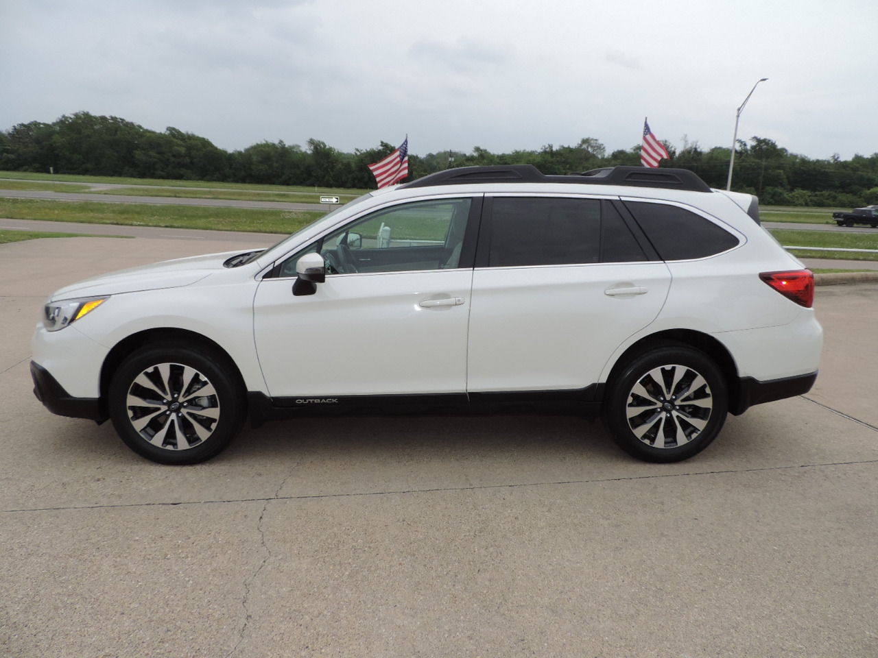 2017 Subaru Outback 2.5i Limited photo