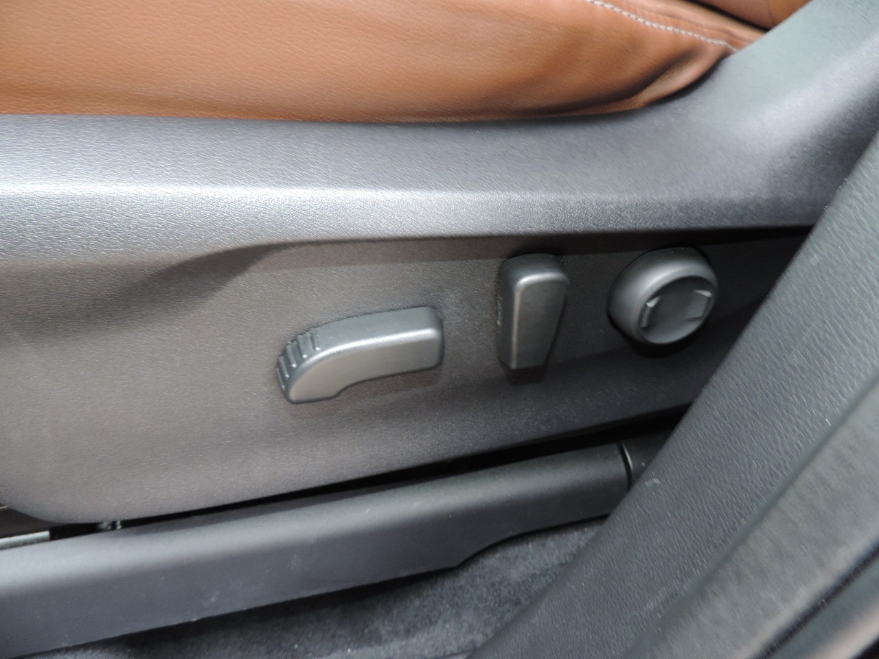 2020 Subaru Ascent Touring 7-Passenger photo