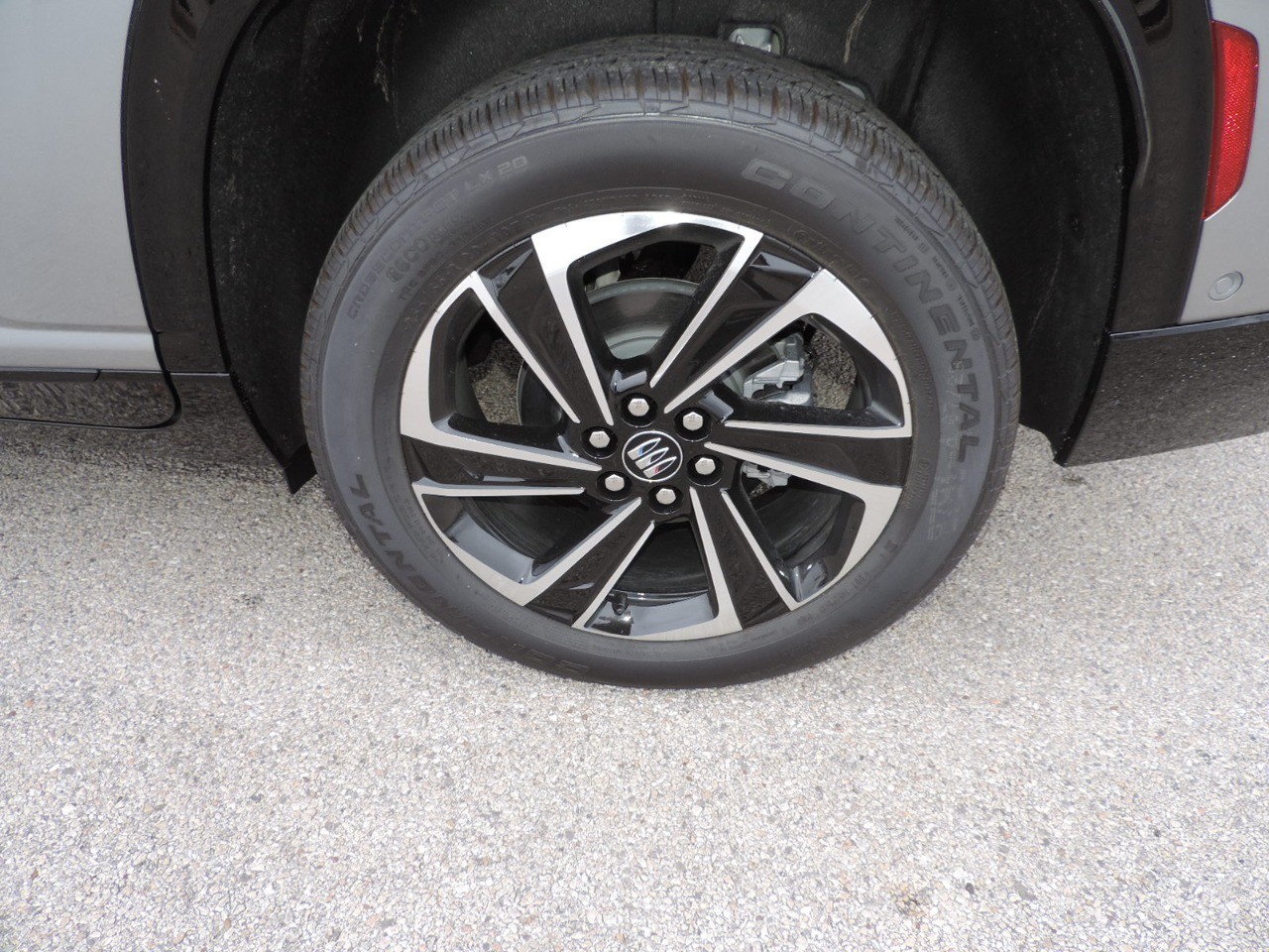 2025 Buick Enclave 4dr Sport Touring photo