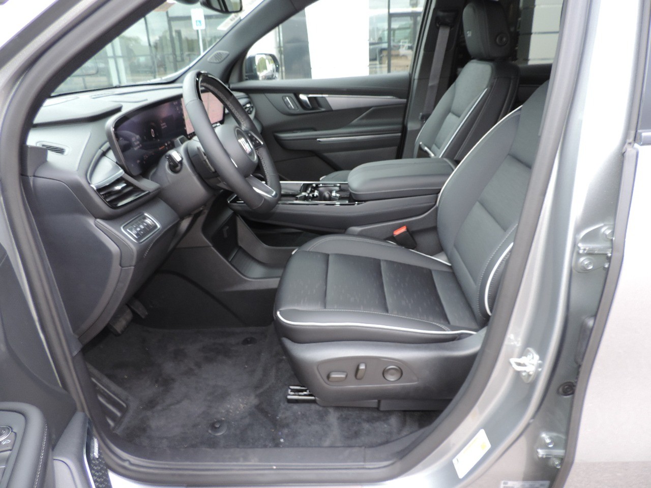 2025 Buick Enclave 4dr Sport Touring photo