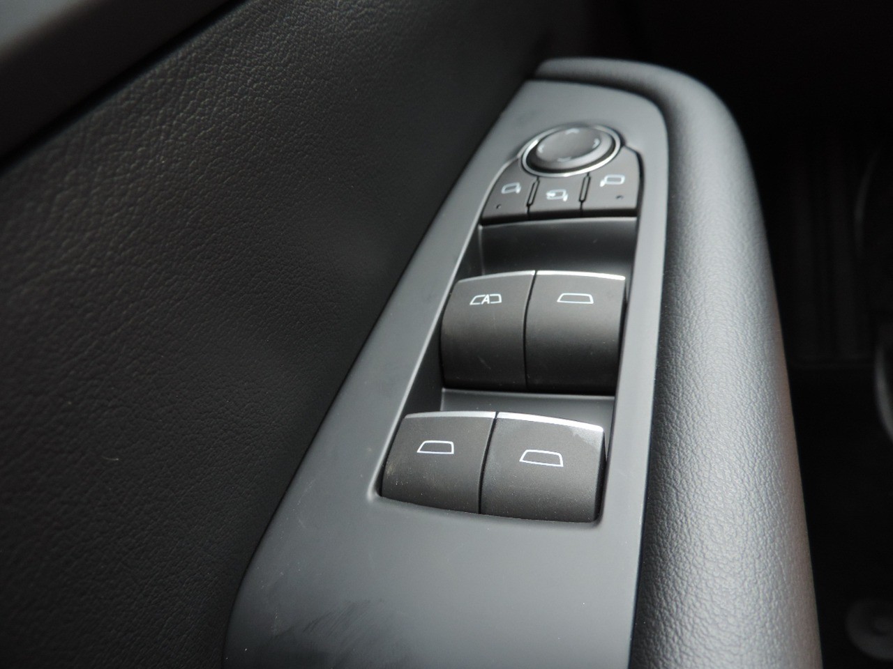2025 Buick Enclave 4dr Sport Touring photo