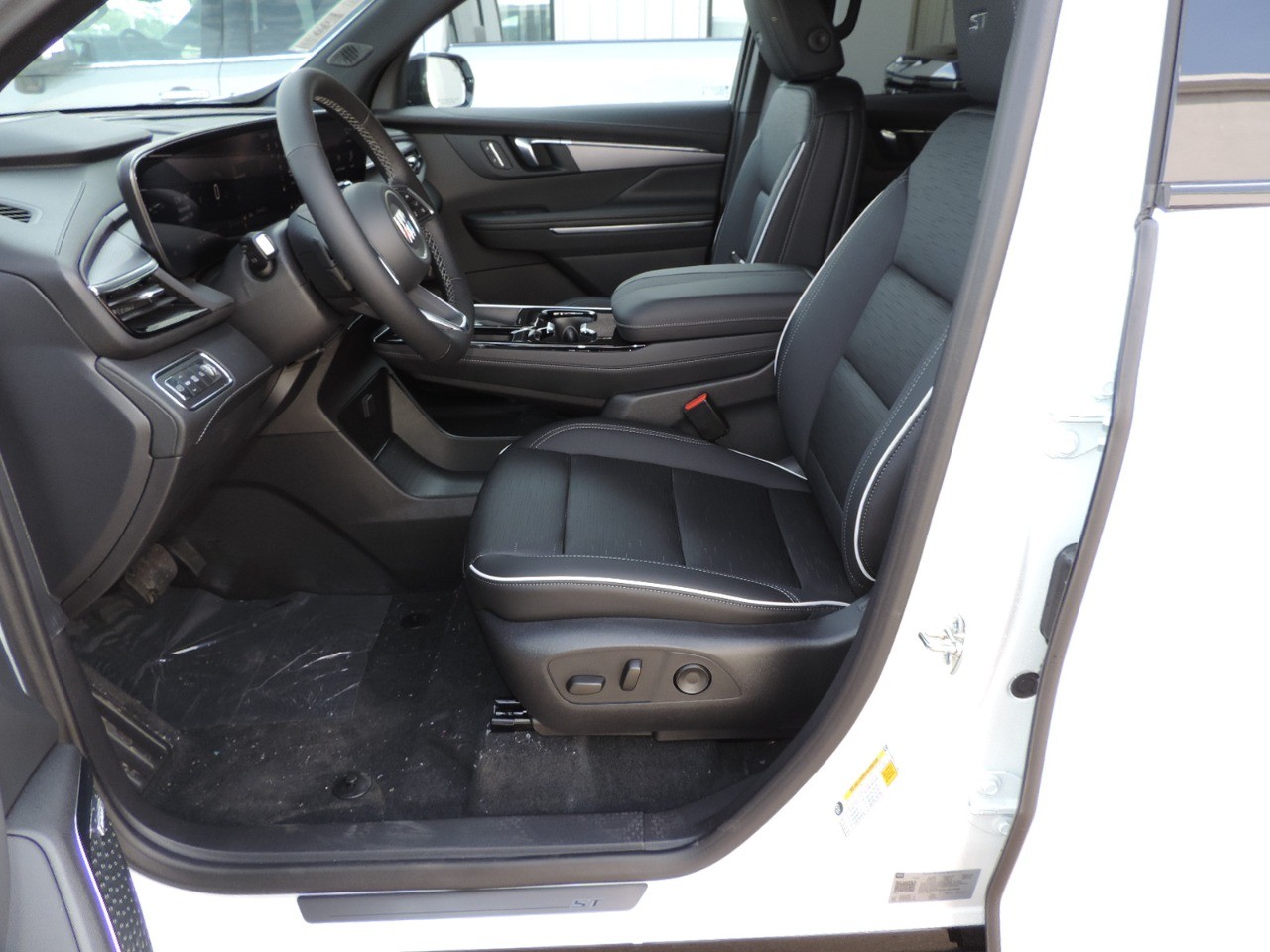 2025 Buick Enclave 4dr Sport Touring photo