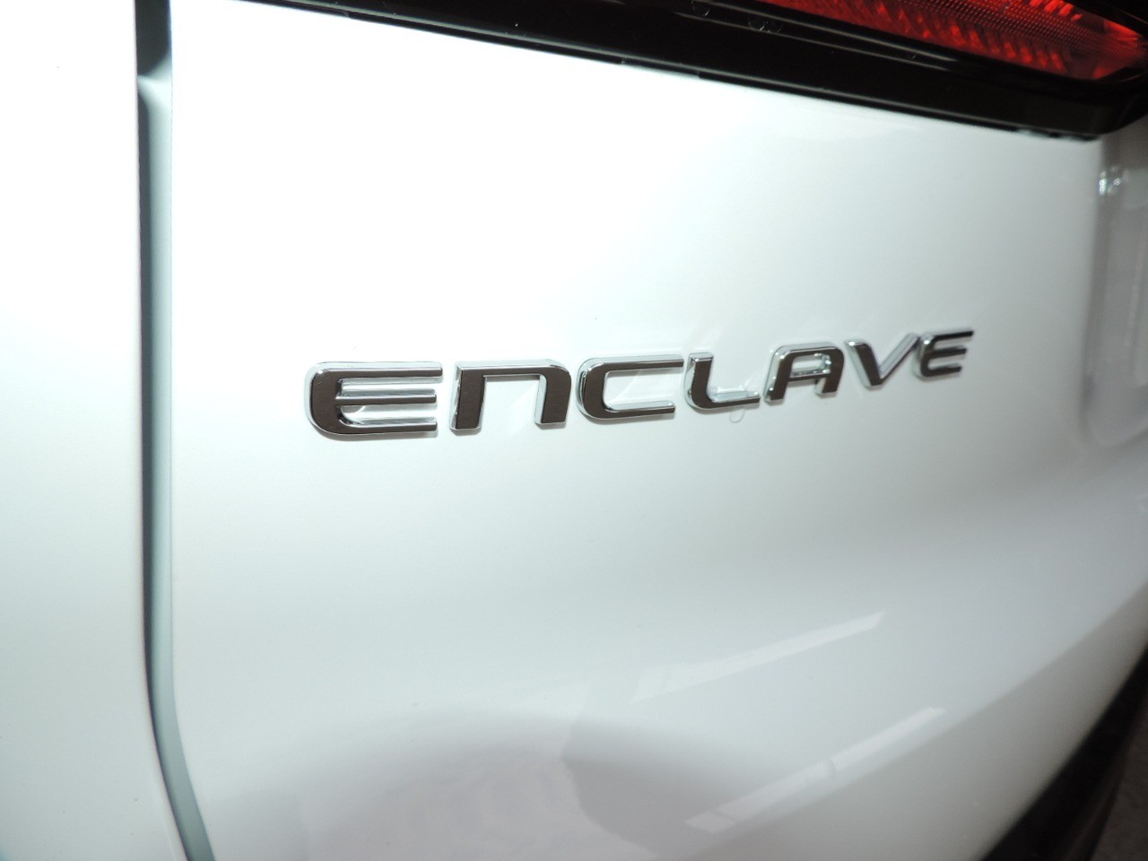 2025 Buick Enclave 4dr Sport Touring photo