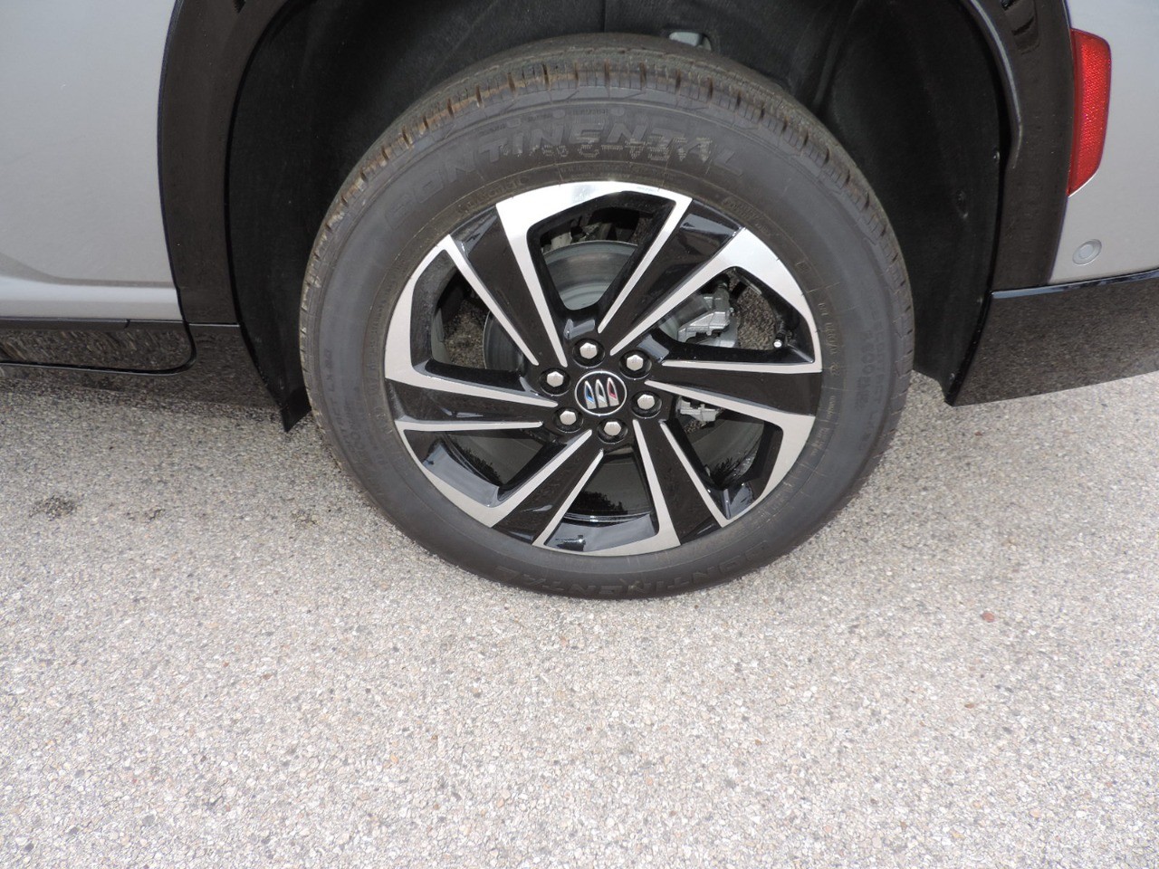 2025 Buick Enclave 4dr Sport Touring photo
