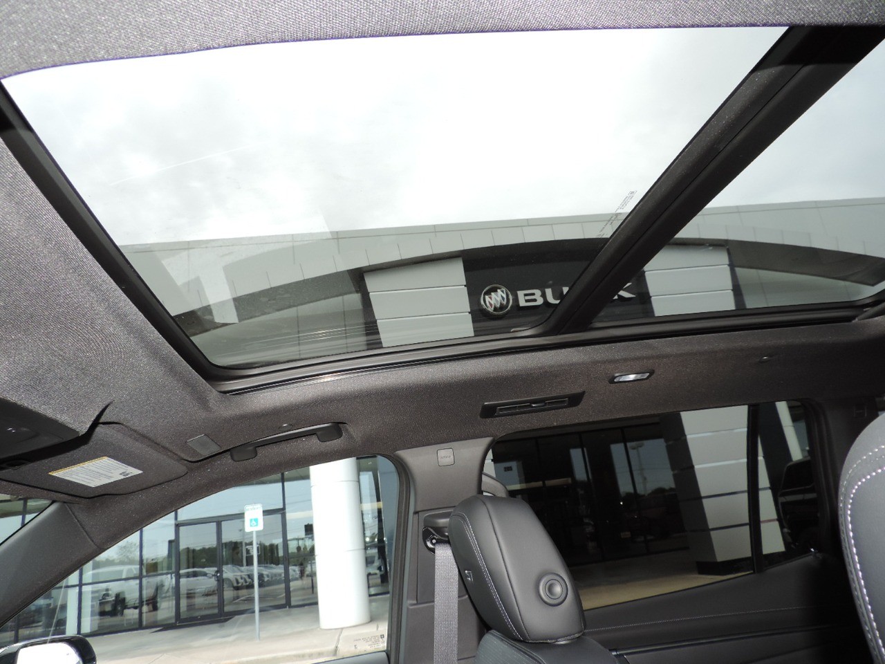 2025 Buick Enclave 4dr Sport Touring photo