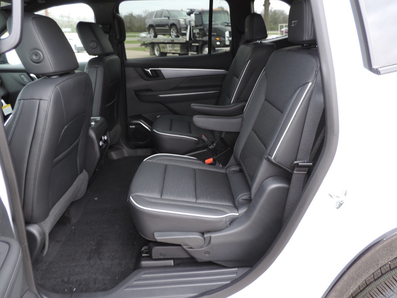 2025 Buick Enclave 4dr Sport Touring photo