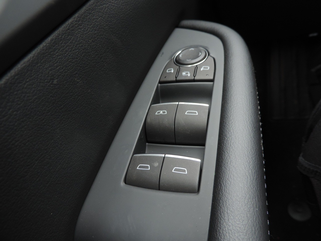 2025 Buick Enclave 4dr Sport Touring photo