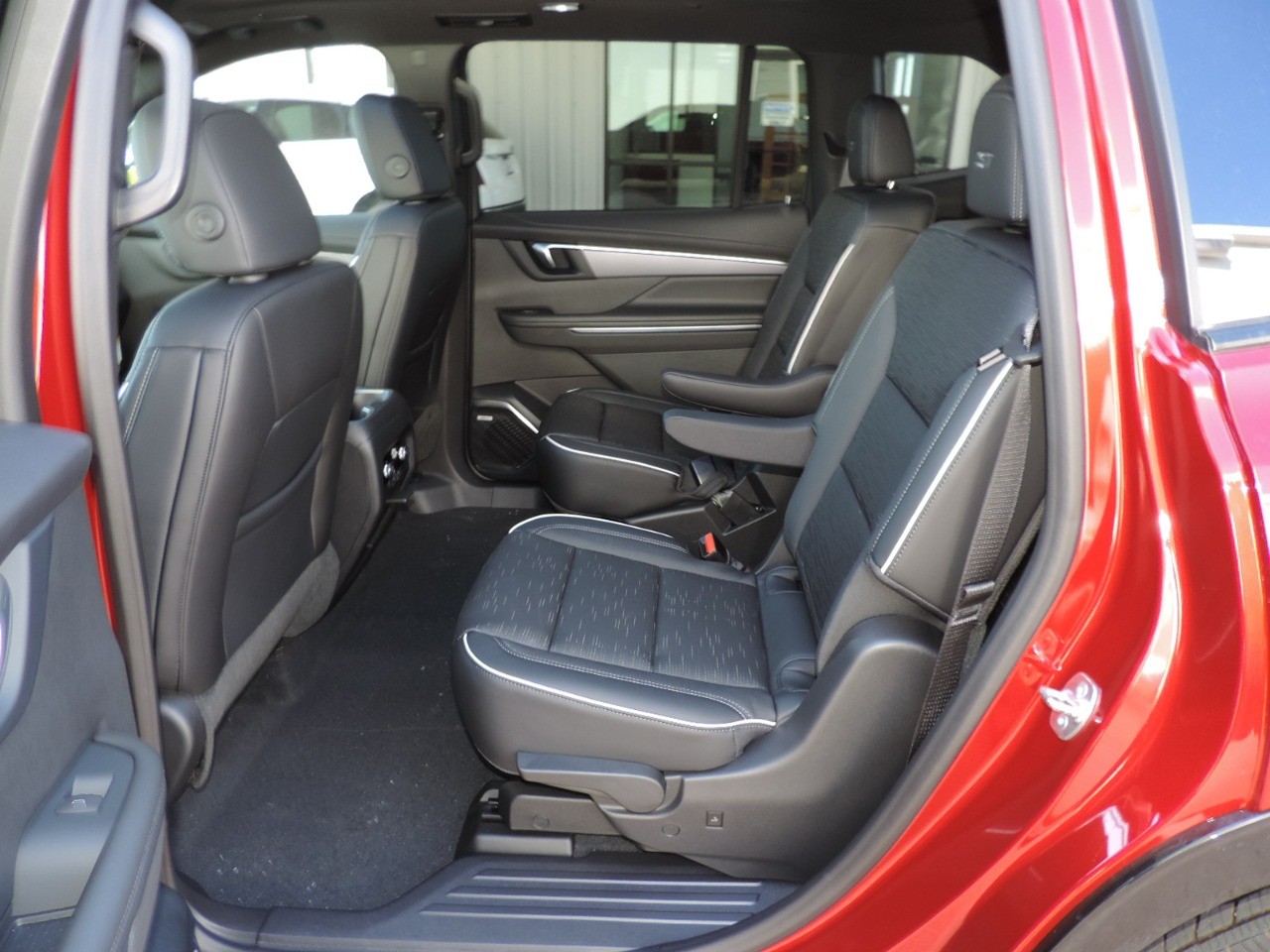 2025 Buick Enclave 4dr Sport Touring photo