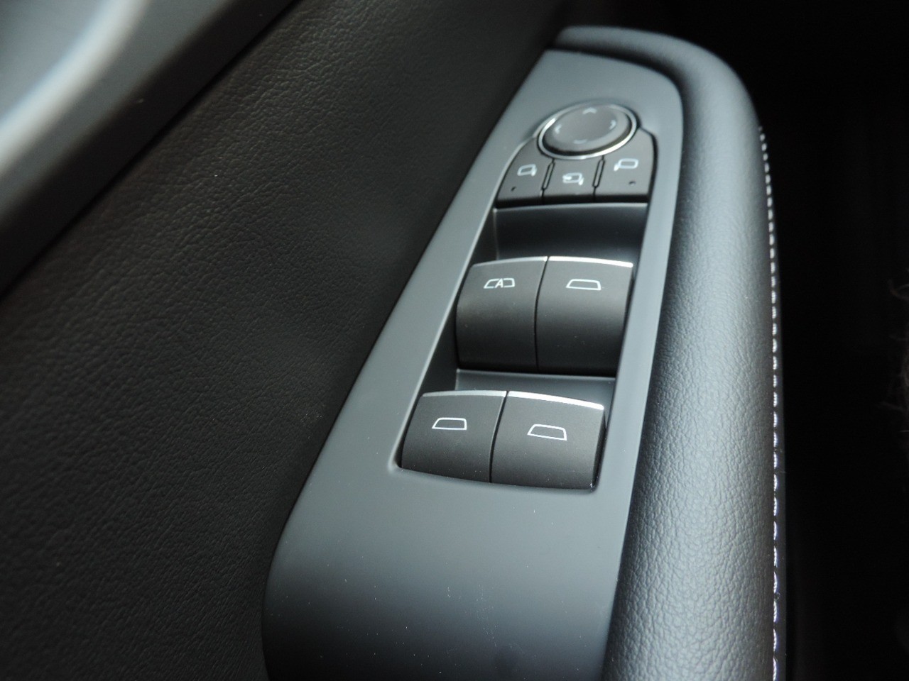 2025 Buick Enclave 4dr Sport Touring photo