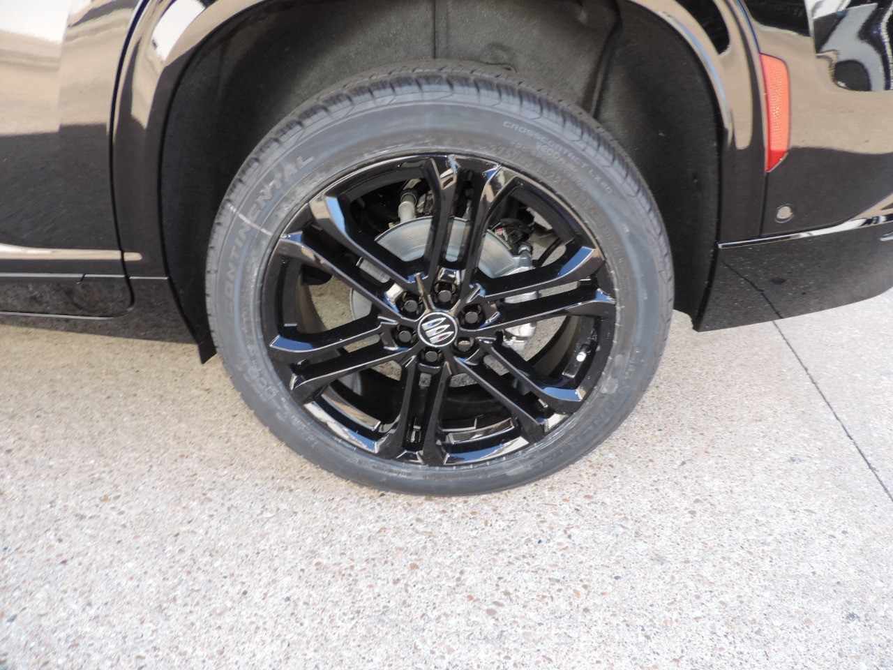 2025 Buick Enclave 4dr Sport Touring photo