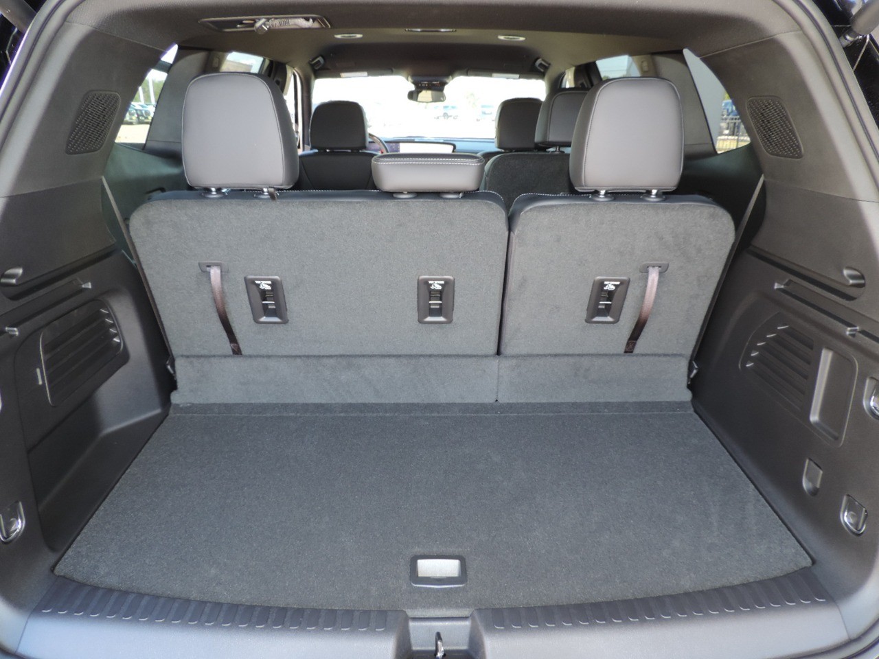2025 Buick Enclave 4dr Sport Touring photo